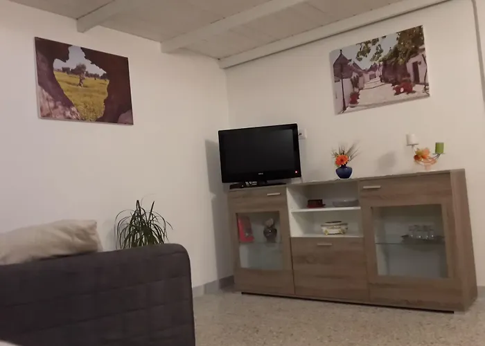 Dimora Lucia E Dalila 콘베르사노