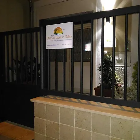 Dimora Lucia E Dalila Alojamento de Acomodação e Pequeno-almoço 4*